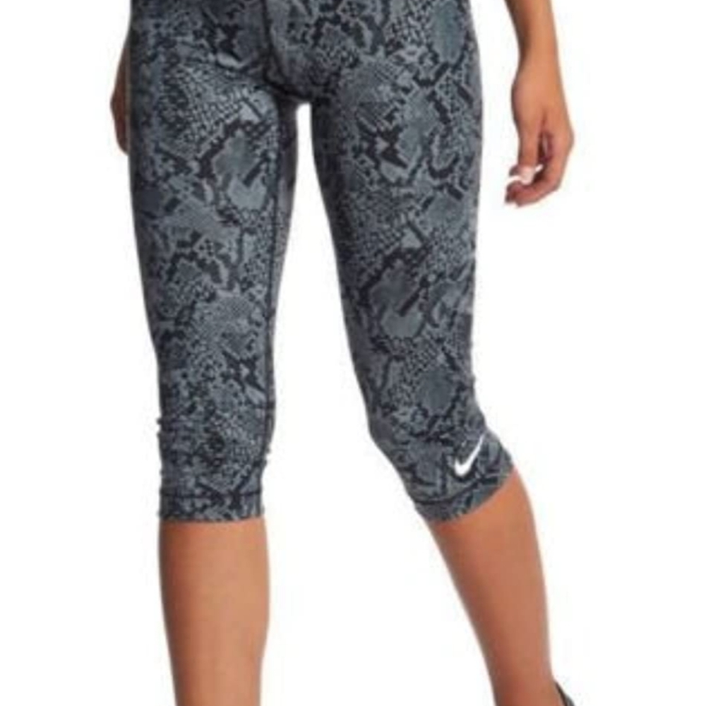 Nike Pro Dri-Fit Cropped Gray Rattlesnake Snake Print Athletic Leggings